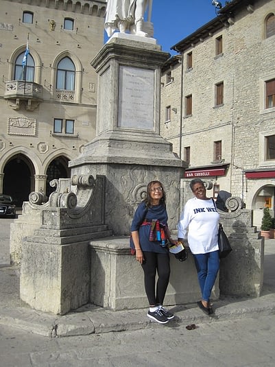  Eleanor McDaniel and sister Valerie in Italy